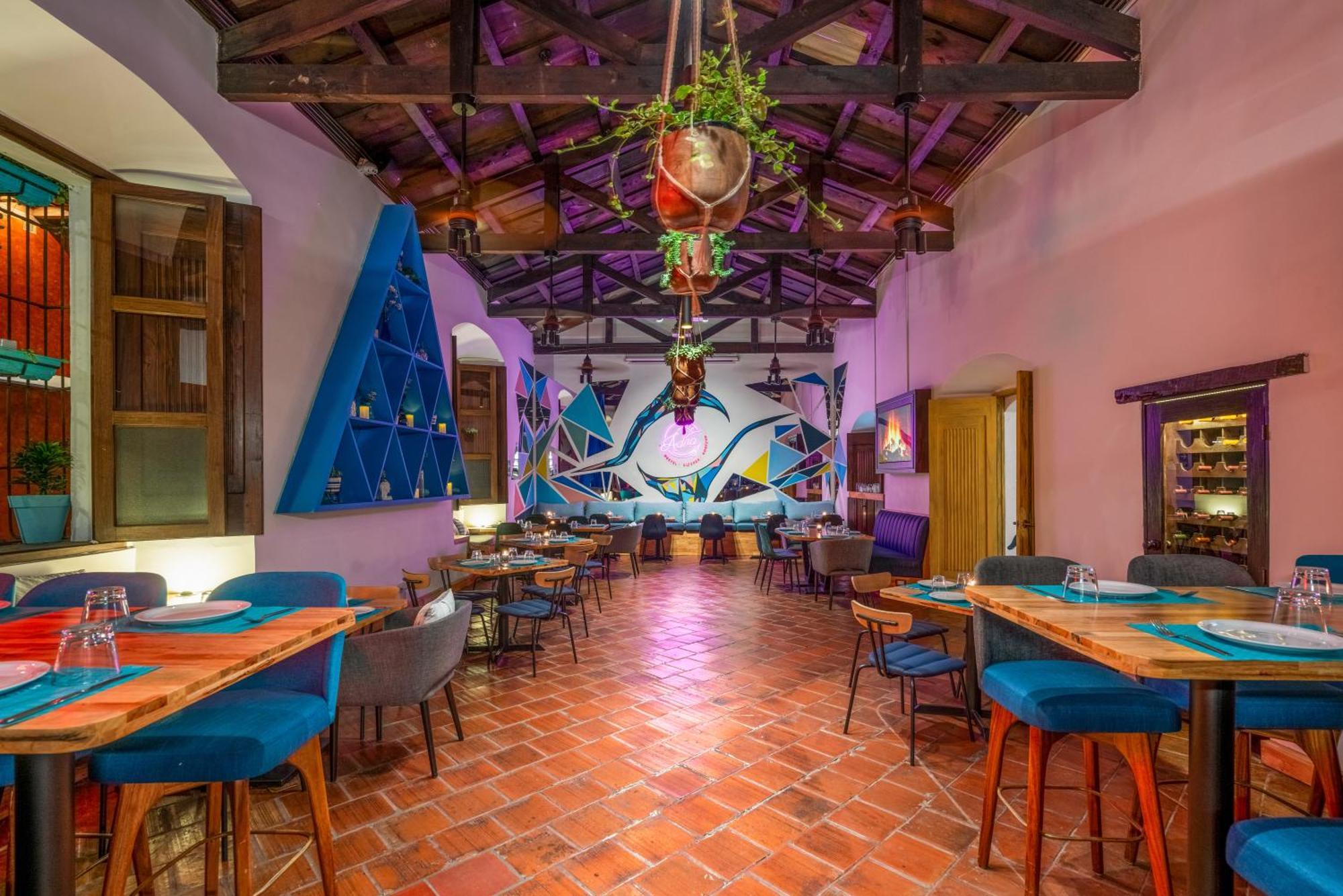 Adra Hostel Antigua Extérieur photo Restaurant in Oaxaca, Mexico