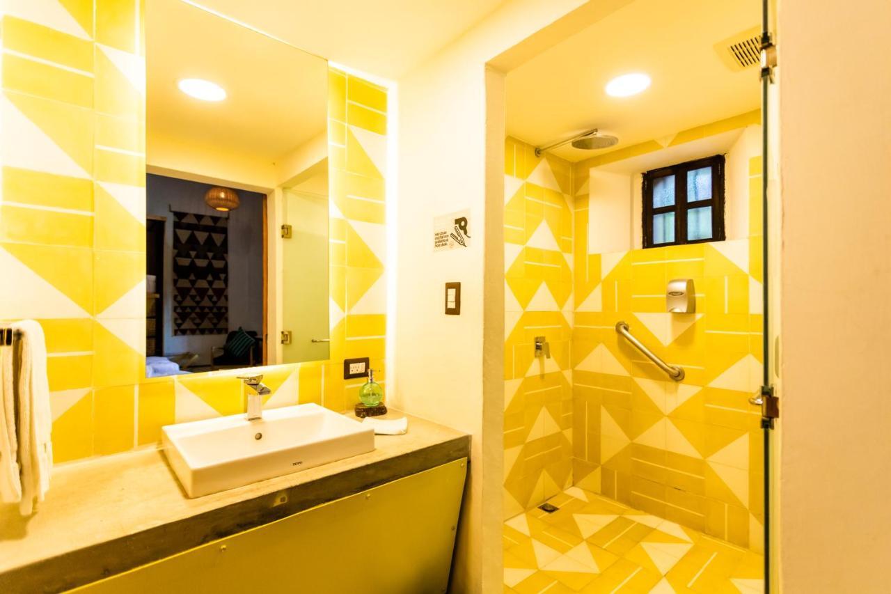 Adra Hostel Antigua Extérieur photo Bathroom